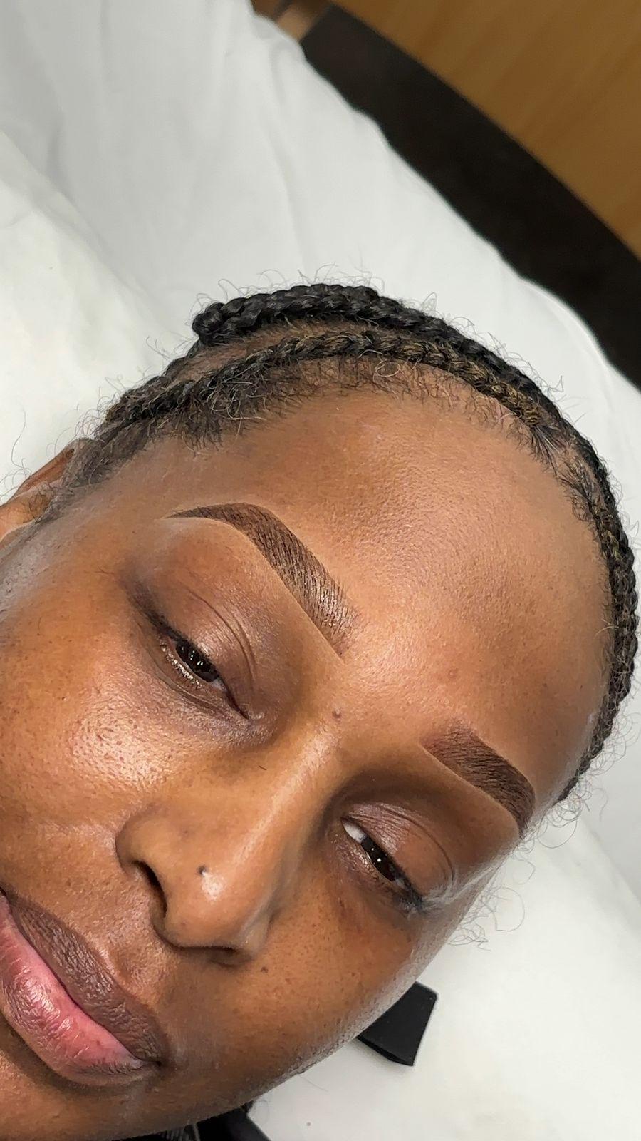 Ombré Brow Tint & Sculpt